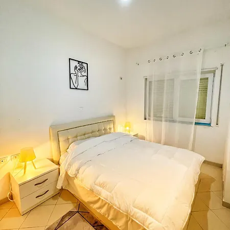 E2 Apartment *
